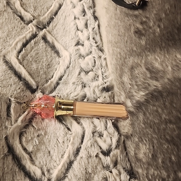 Jeffree Star Conceler - Picture 3 of 3